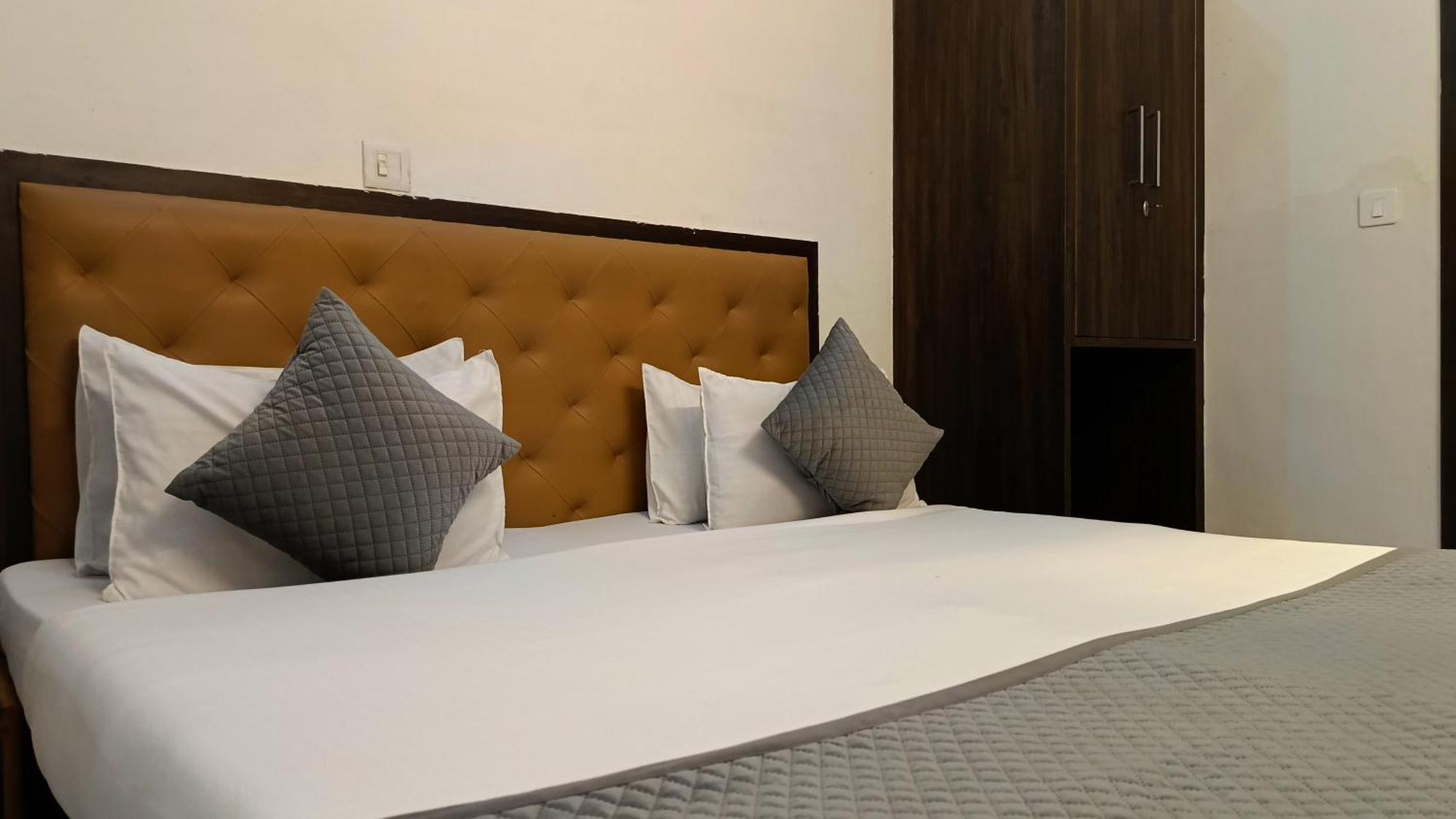 Hotel Shyam Palace India Agra Agra  Dış mekan fotoğraf